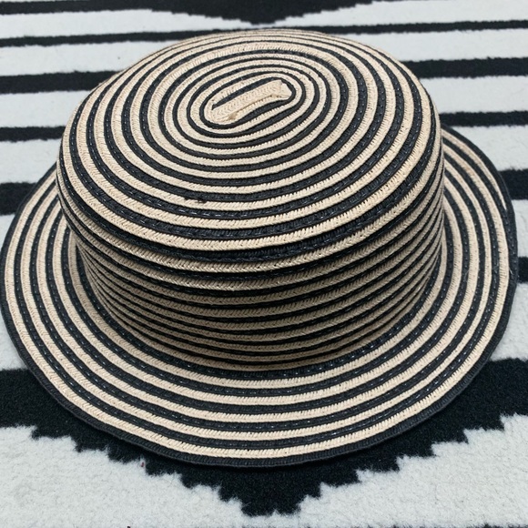 Forever 21 Hand Woven Striped Hat - Picture 1 of 3